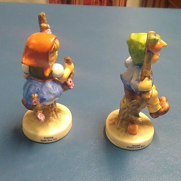 Vintage Goebel Hummel Figurine Boy and girl in Apple Trees Cottagecore - Picture 2 of 11